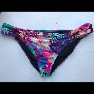 Roxy bikini bottom